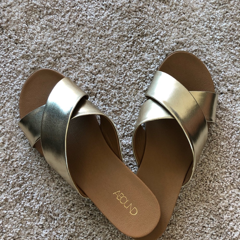 BRAND NEW Abound Gold Sandals